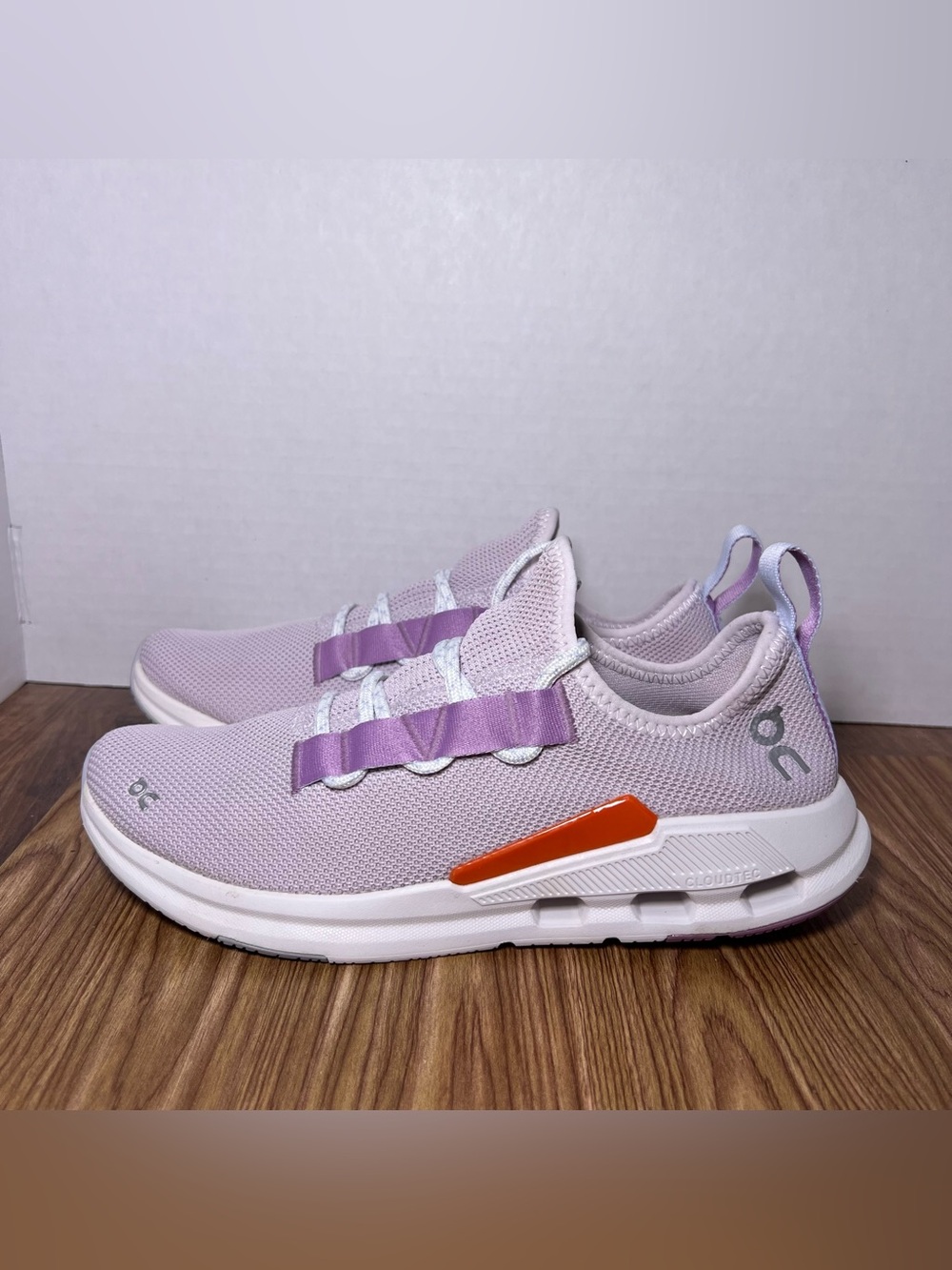 On cloud women’s size 9